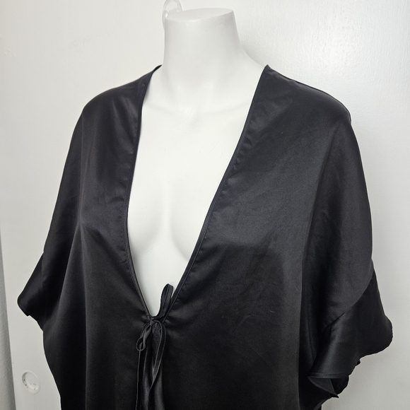Victorias secret satin Robe - Picture 7 of 7